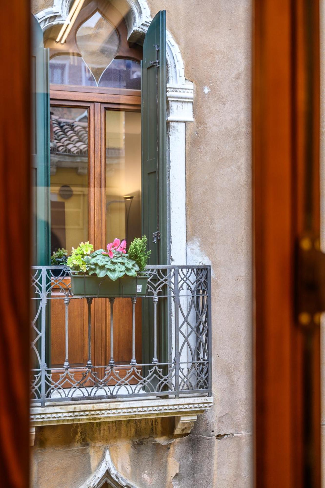 Ca Rialto 4122 - Luxury Terrace Apartamento Veneza Exterior foto